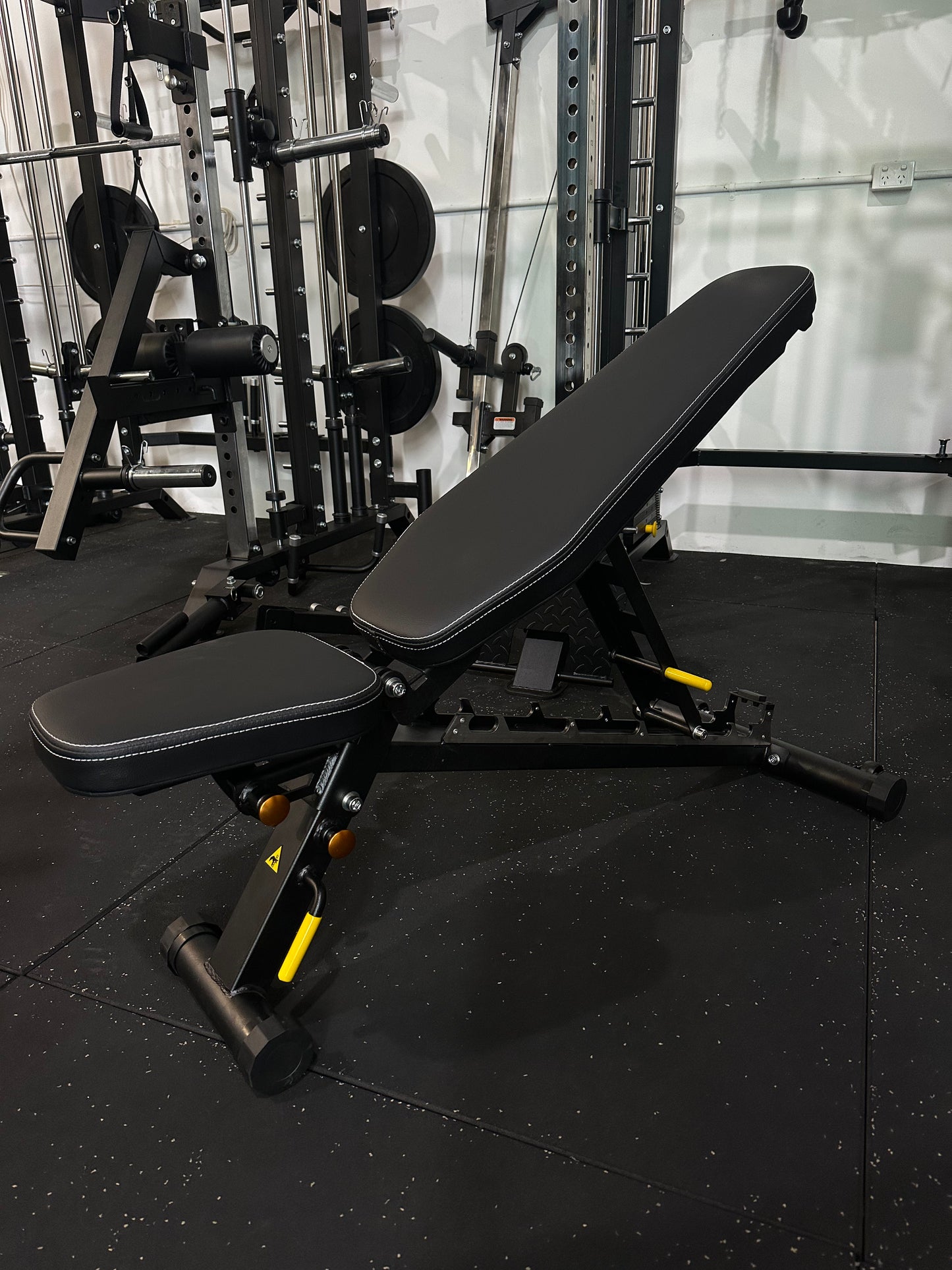 gymking-vs-commercial-foldable-fid-utility-bench