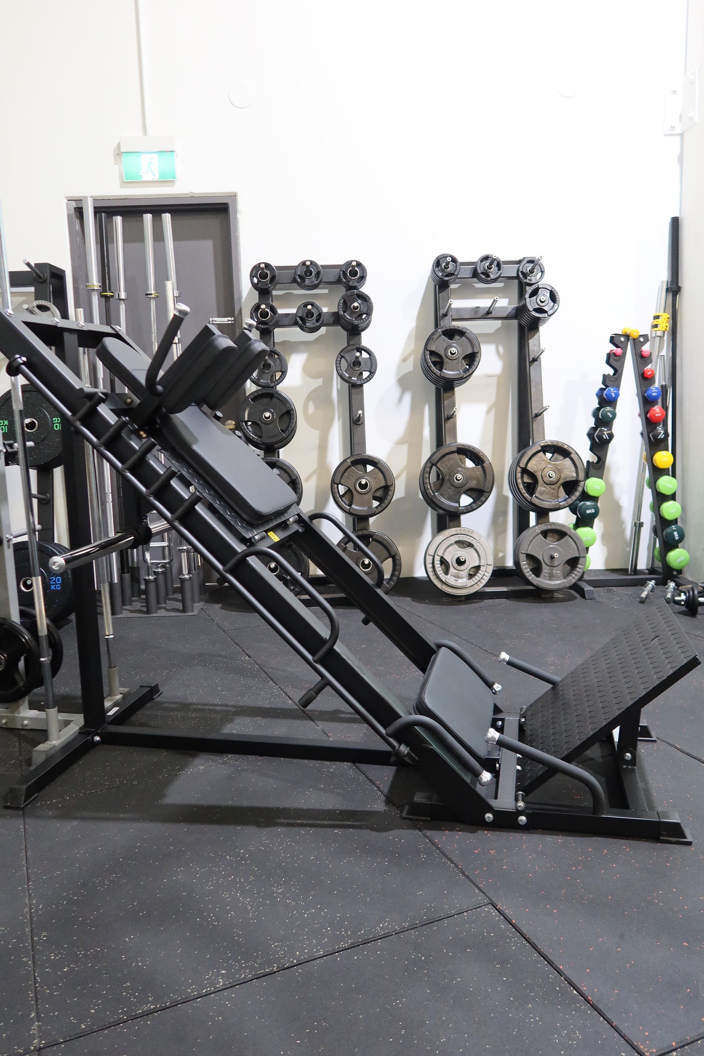 commando-leg-press-hack-squat-machine