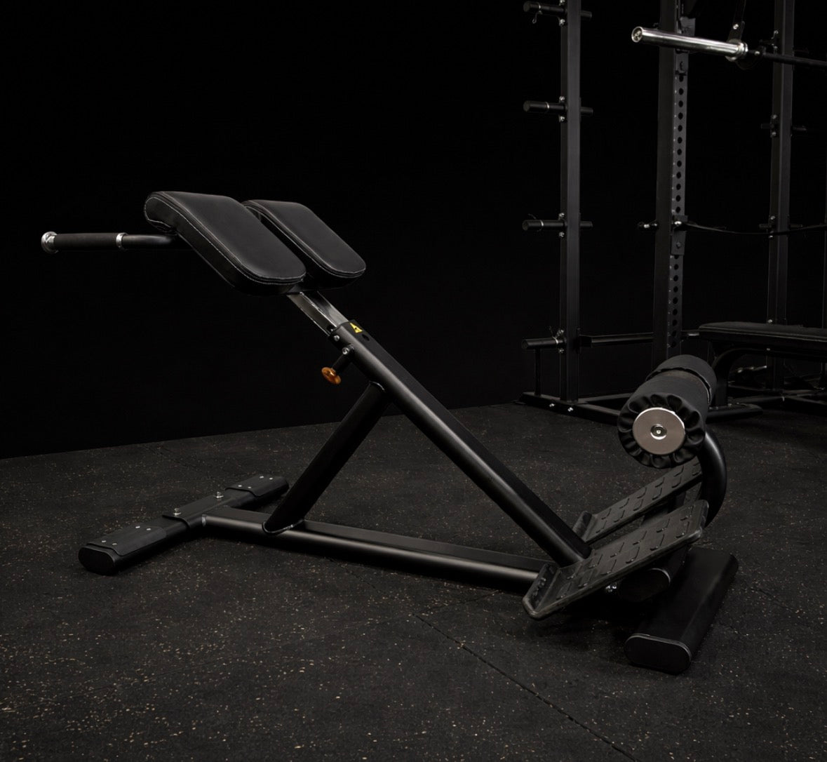 gymking-vs-commercial-hyper-extension