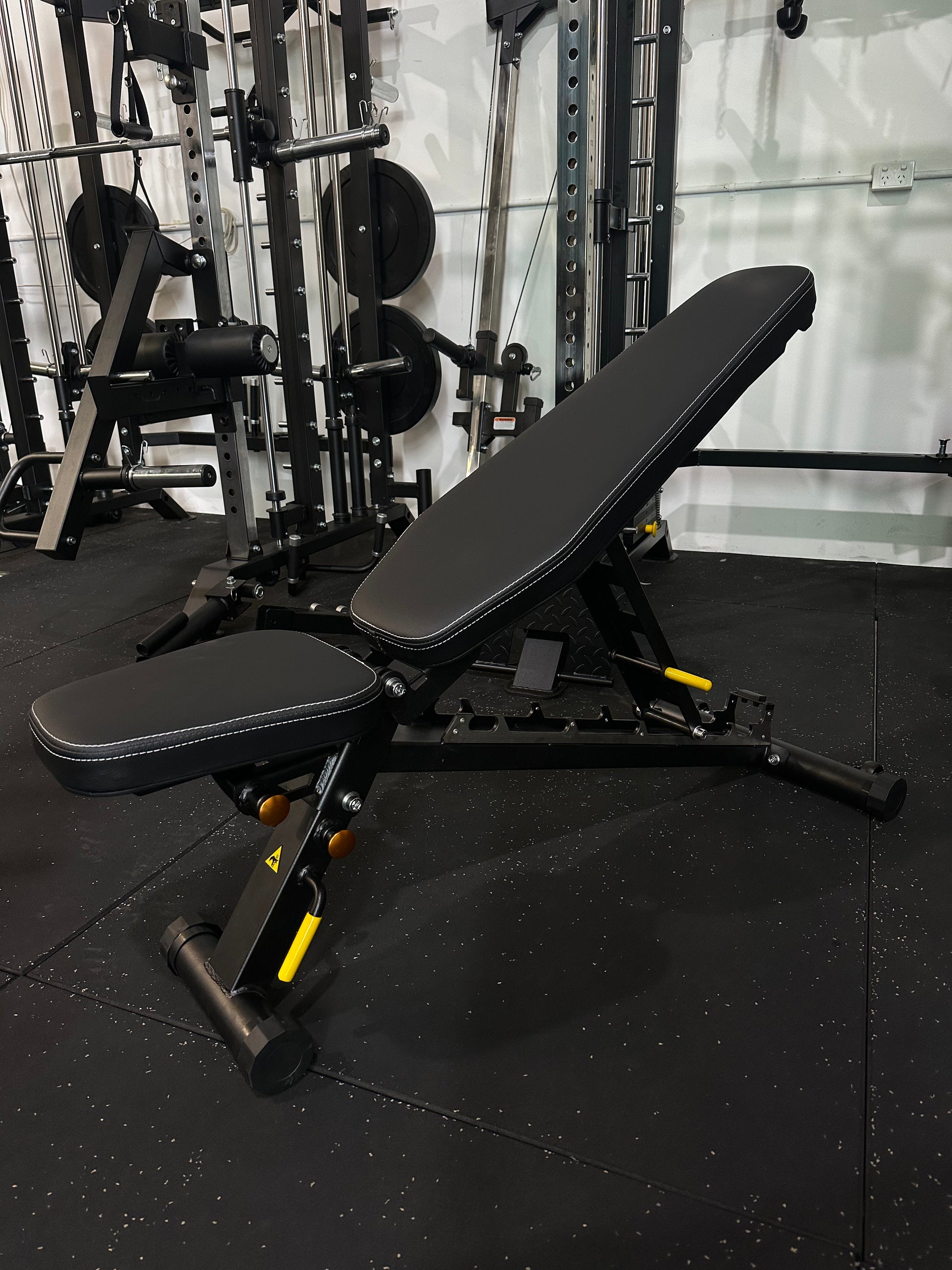 gymking-vs-commercial-foldable-fid-utility-bench